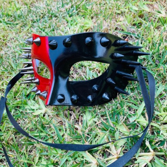 Steampunk Red Black Costume Spikes Masquerade Eye Mask For Men and Women - Picture 3 of 3